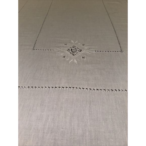 Embroidered White on White Cotton Tablecloth 64"x90" Estate Piece - Picture 4 of 8